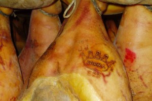 Prosciutto-di-Parma-Stagionatura-prosciutti-2-1440x960
